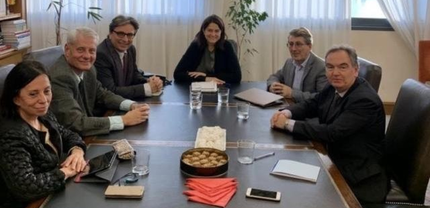 Συνάντηση της ηγεσίας του ΥΠΑΙΘ με την ΑΔΙΠ