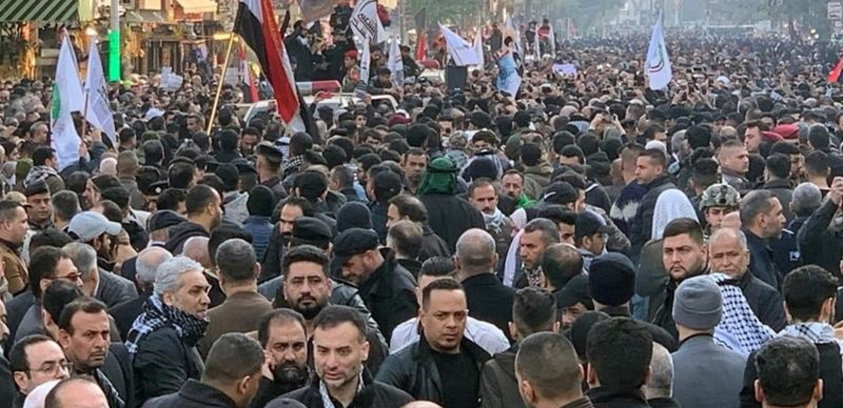 Χιλιάδες στη νεκρική πομπή του Σουλεϊμανί στη Βαγδάτη