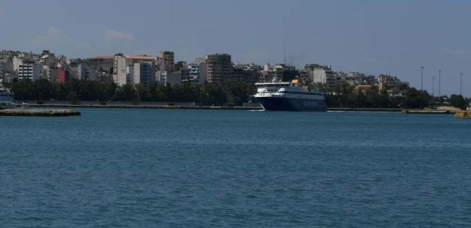 Νεκρή ανασύρθηκε γυναίκα από το λιμάνι του Πειραιά (βίντεο)