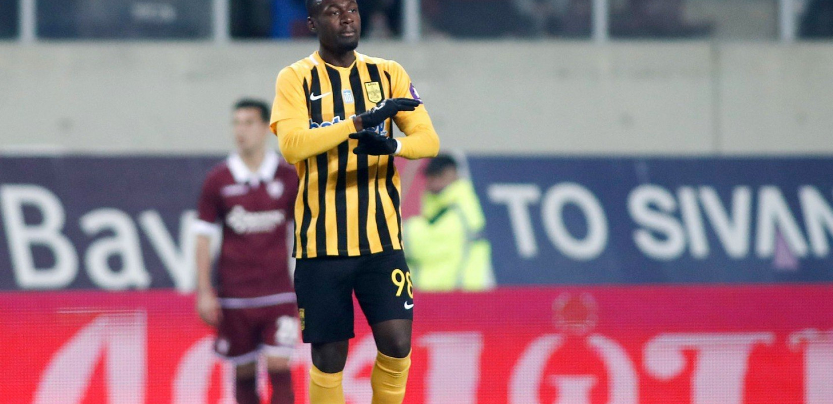 Θέμα και στην "Equipe" η ρατσιστική επίθεση στον Μπα