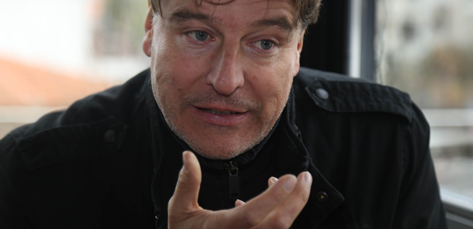 Μίχαελ Ένινγκ: Συζήτηση για ποδόσφαιρο και πολιτική με έναν αυθεντικό κοσμοπολίτη