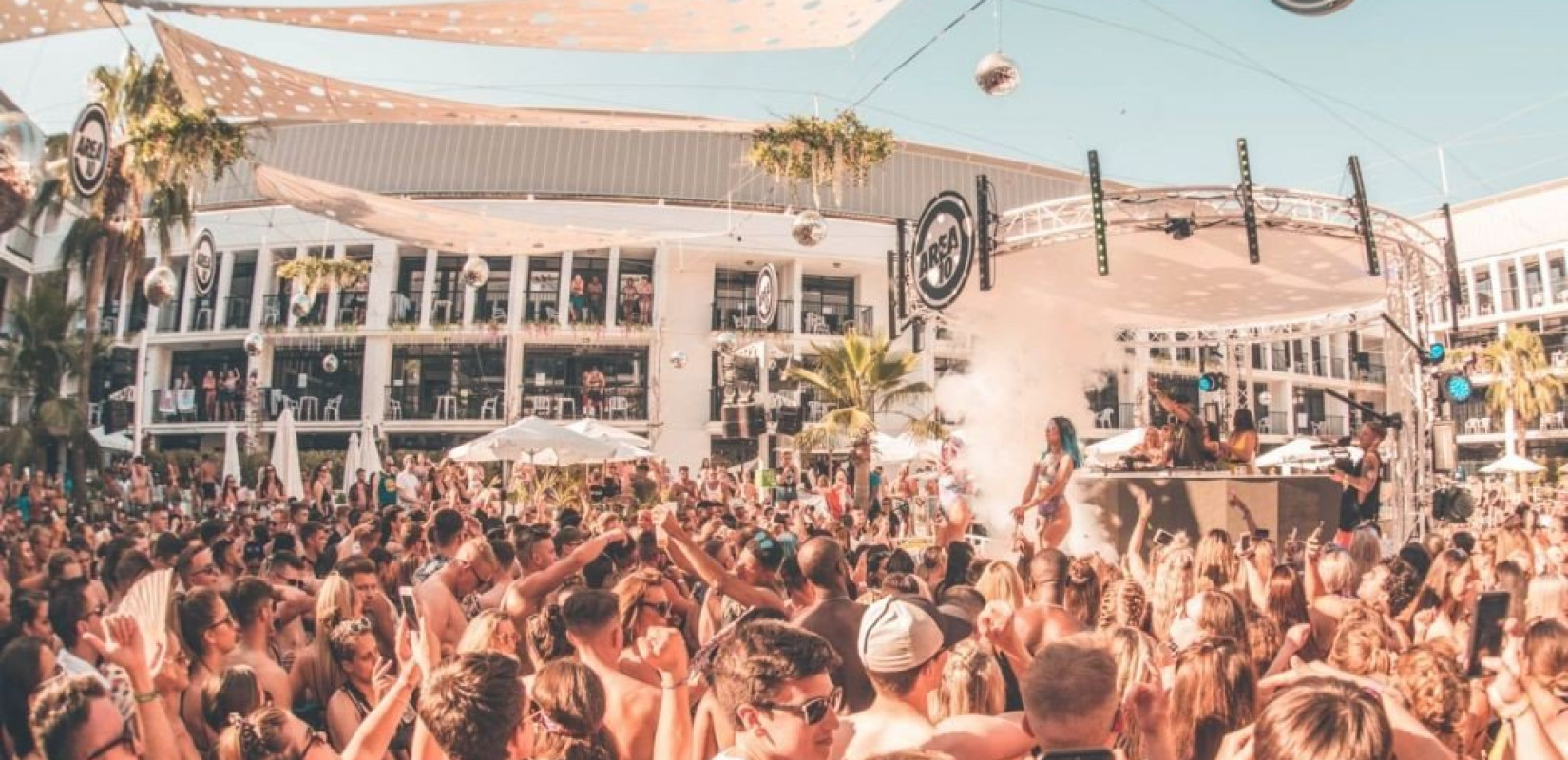 Παγκόσμιος τουρισμός: Ελάχιστη ανάκαμψη το 2021 - Μακριά ακόμη τα προ πανδημίας επίπεδα