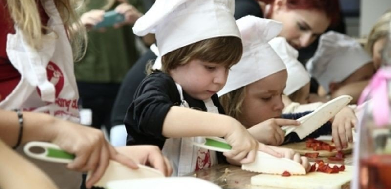 Μικροί σεφ στη Θεσσαλονίκη μαθαίνουν τα «μυστικά» της ποντιακής κουζίνας