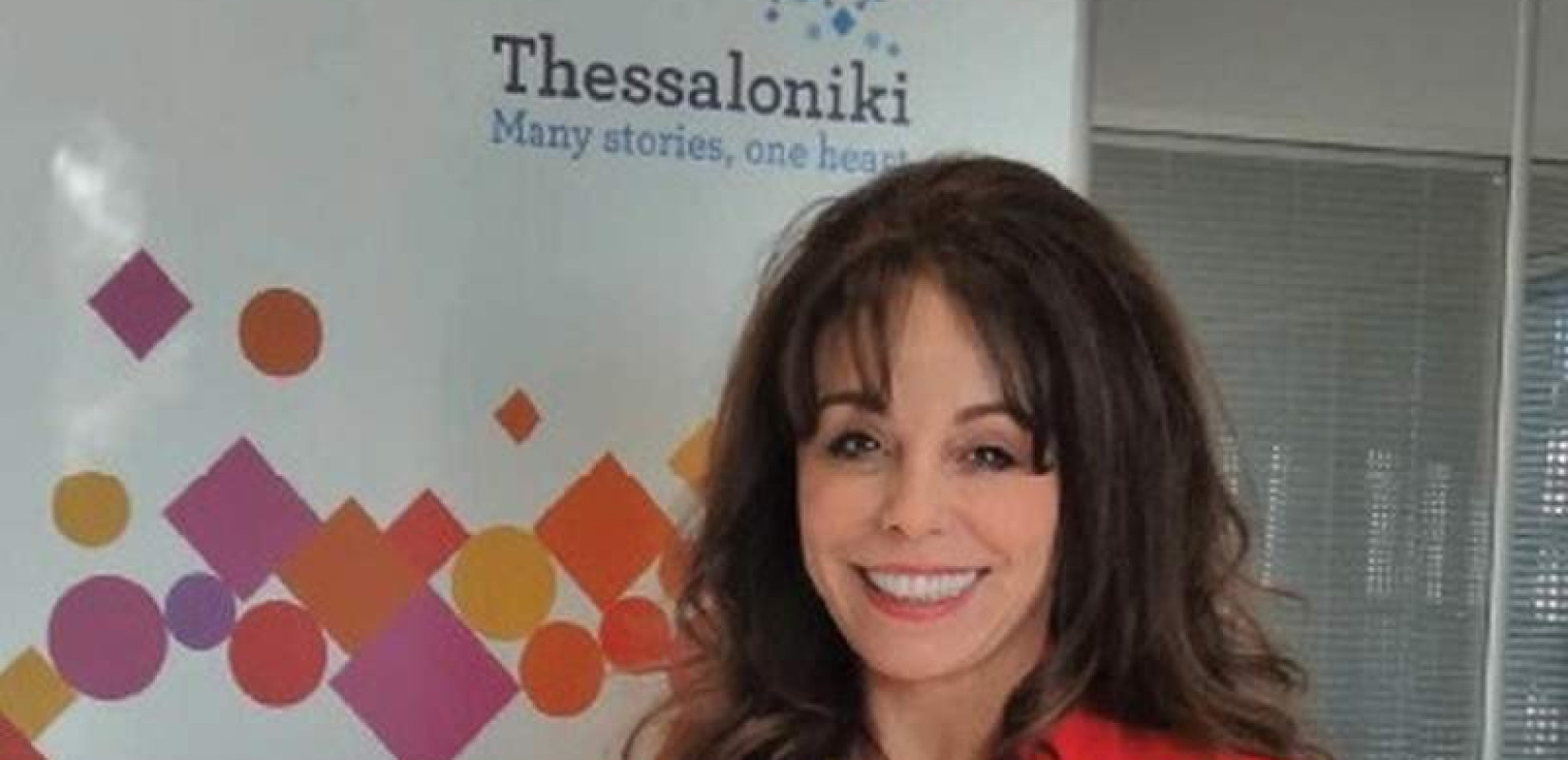 Η Βούλα Πατουλίδου "μένει σπίτι" και στέλνει το μήνυμά της μέσω του makthes.gr (Βίντεο)