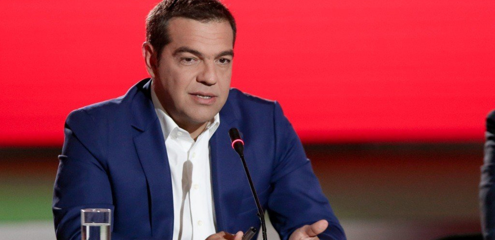 Ο Αλέξης Τσίπρας αποχαιρετά τον Κλέαρχο Τσαουσίδη