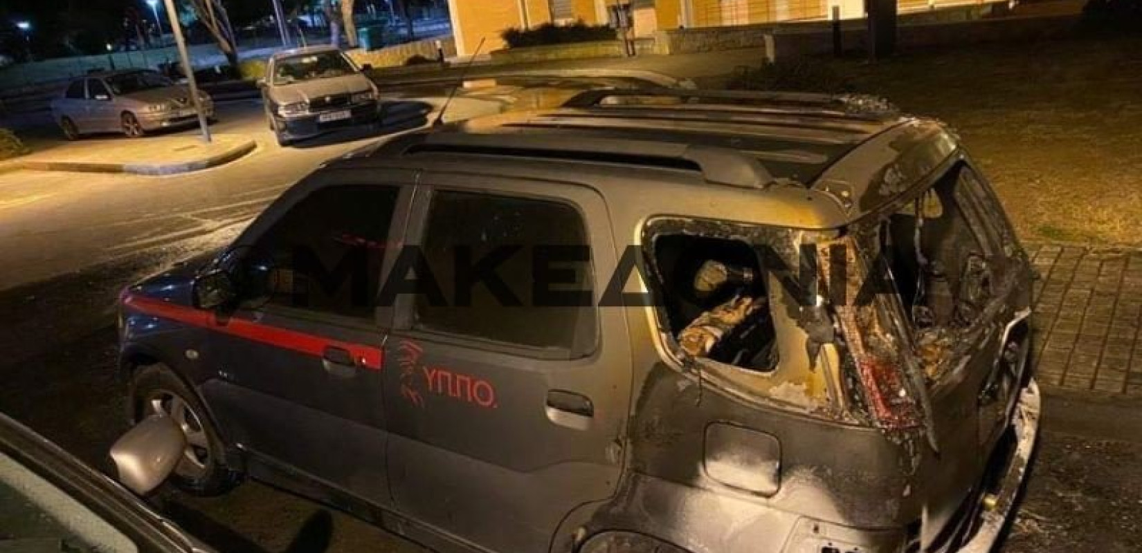 Θεσσαλονίκη: Κάηκαν τρία οχήματα του Υπ. Πολιτισμού (Φωτ.)