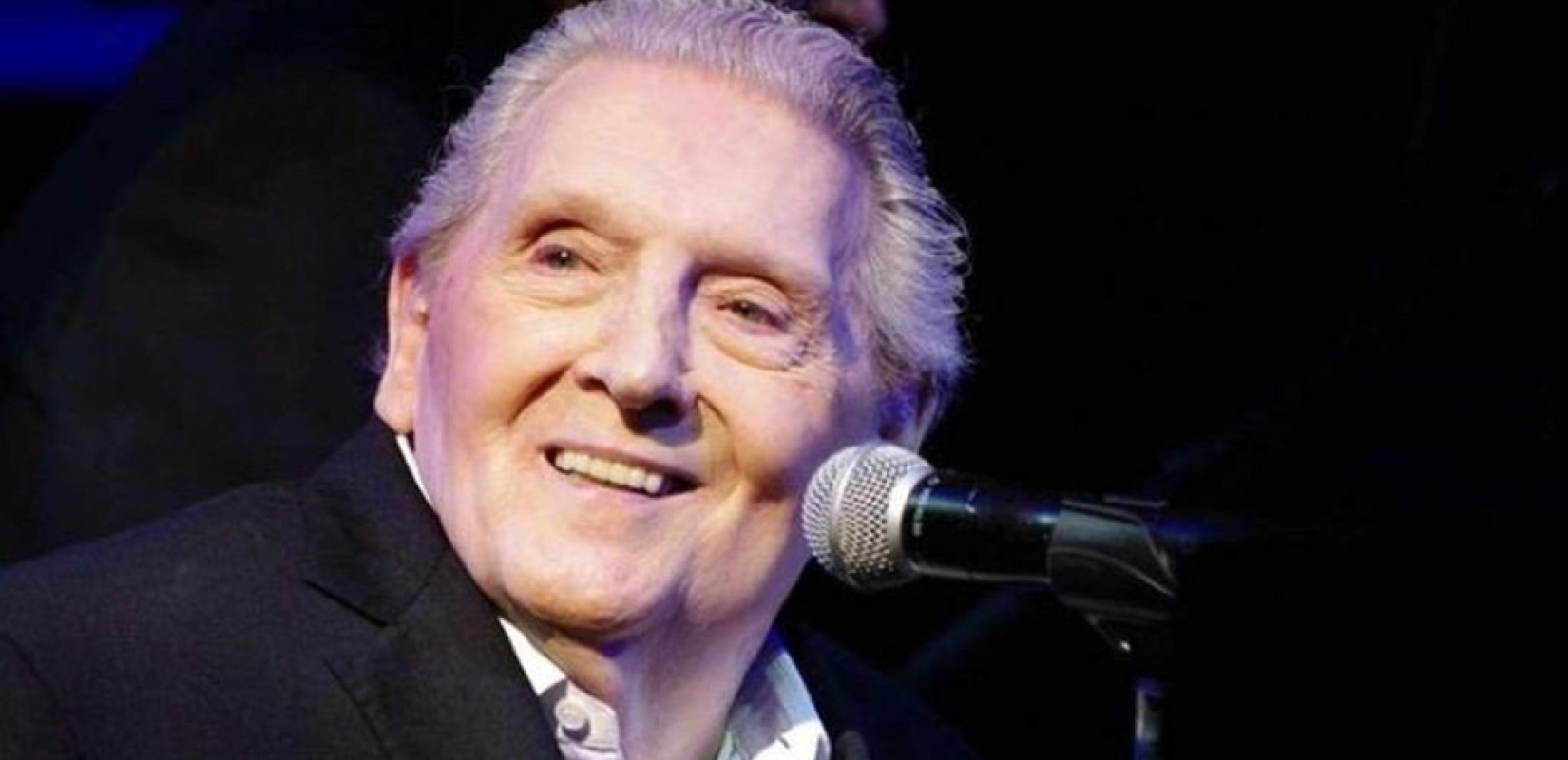 Πώς επέστρεψε ο Τζέρι Λι Λιούις στο στούντιο!