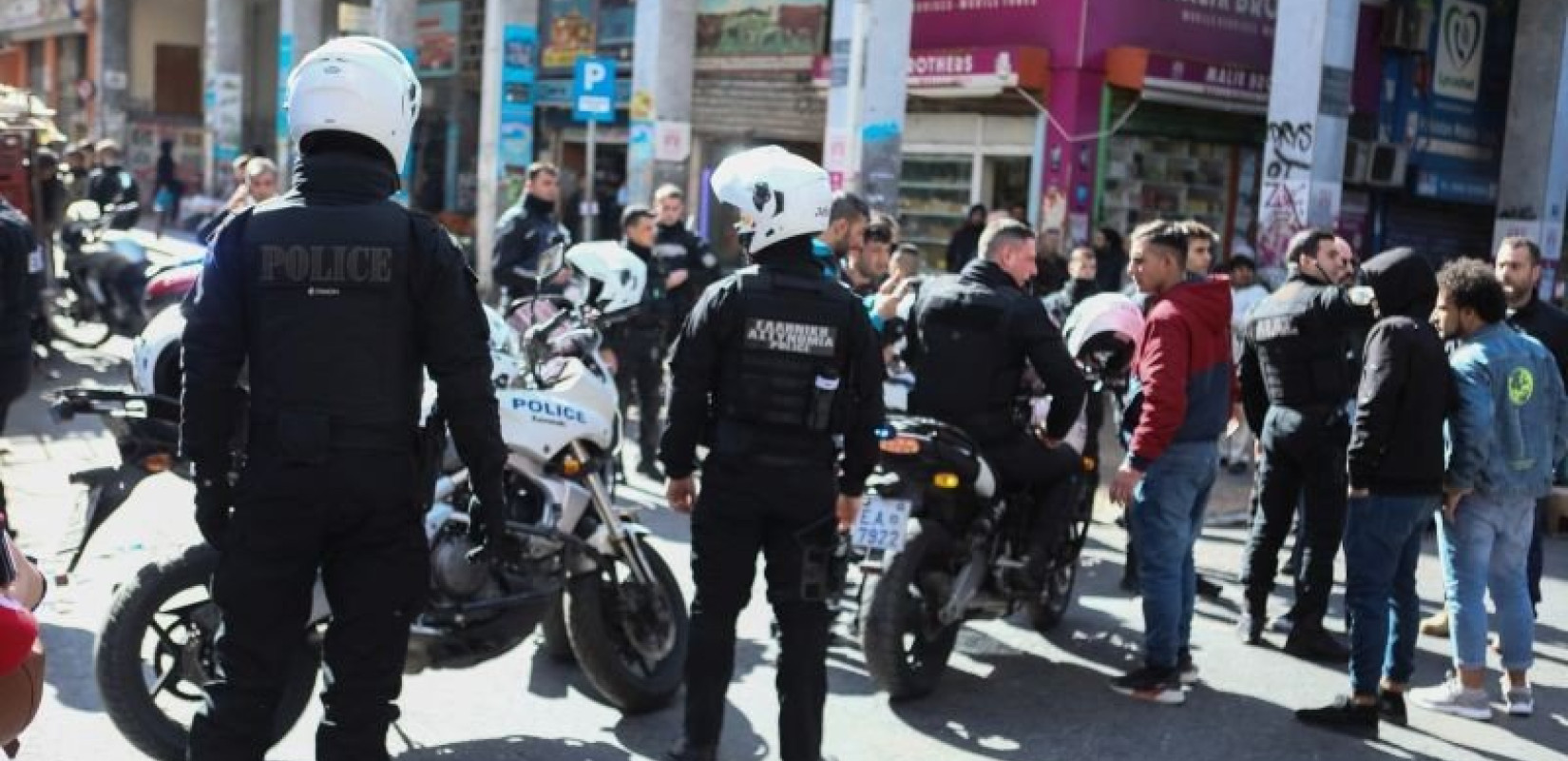 Δέκα συλλήψεις σε νέα αστυνομική επιχείρηση στην Ομόνοια 