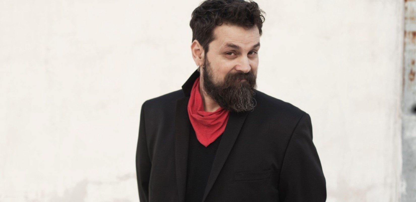 Σπύρος Γραμμένος στο makthes.gr: «Επόμενος στόχος ένα τραγούδι που να ξορκίζει τη γρίπη!»