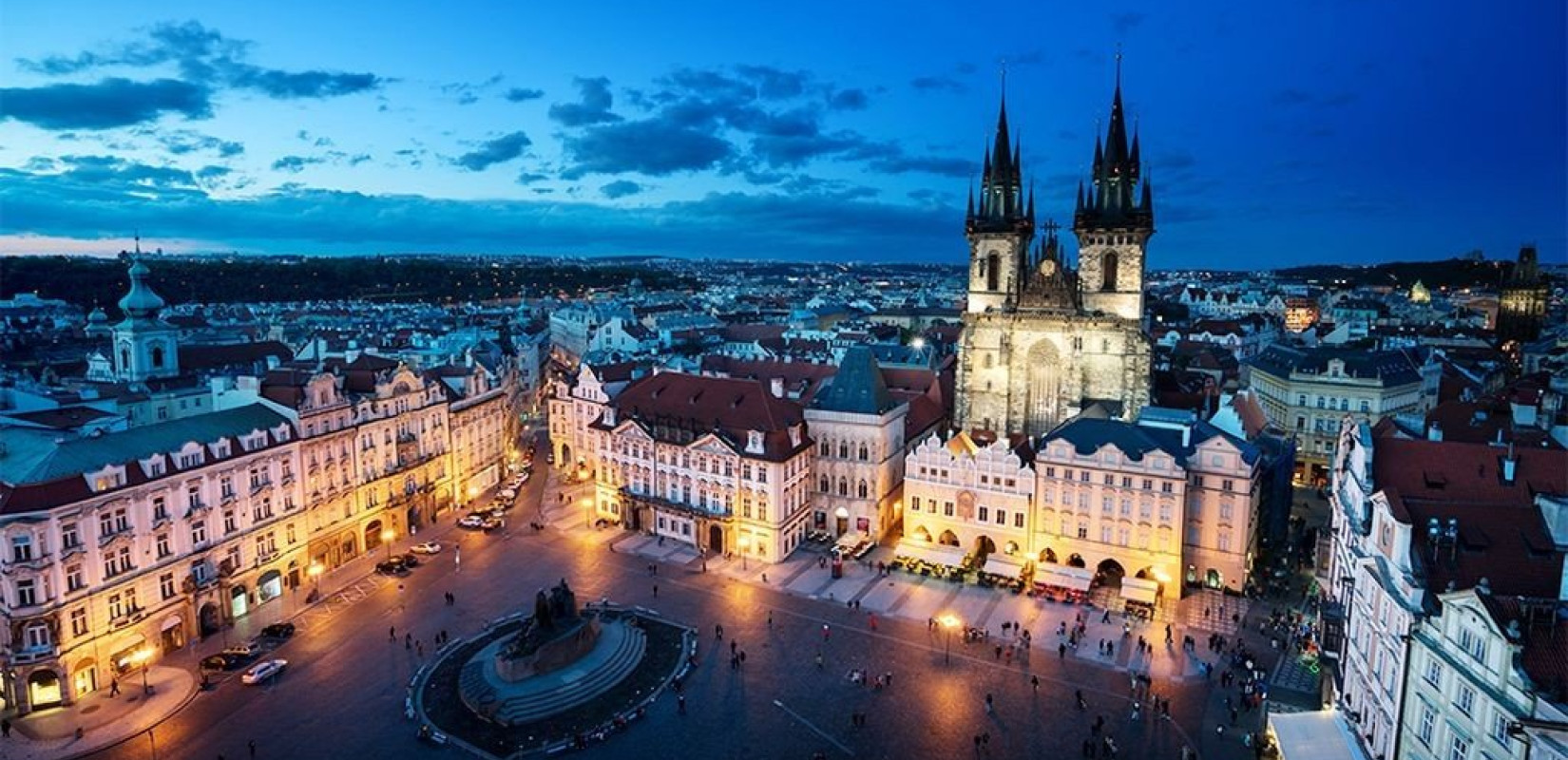 Κλείνει τα καταστήματα η Τσεχία και τα σχολεία η Ουγγαρία