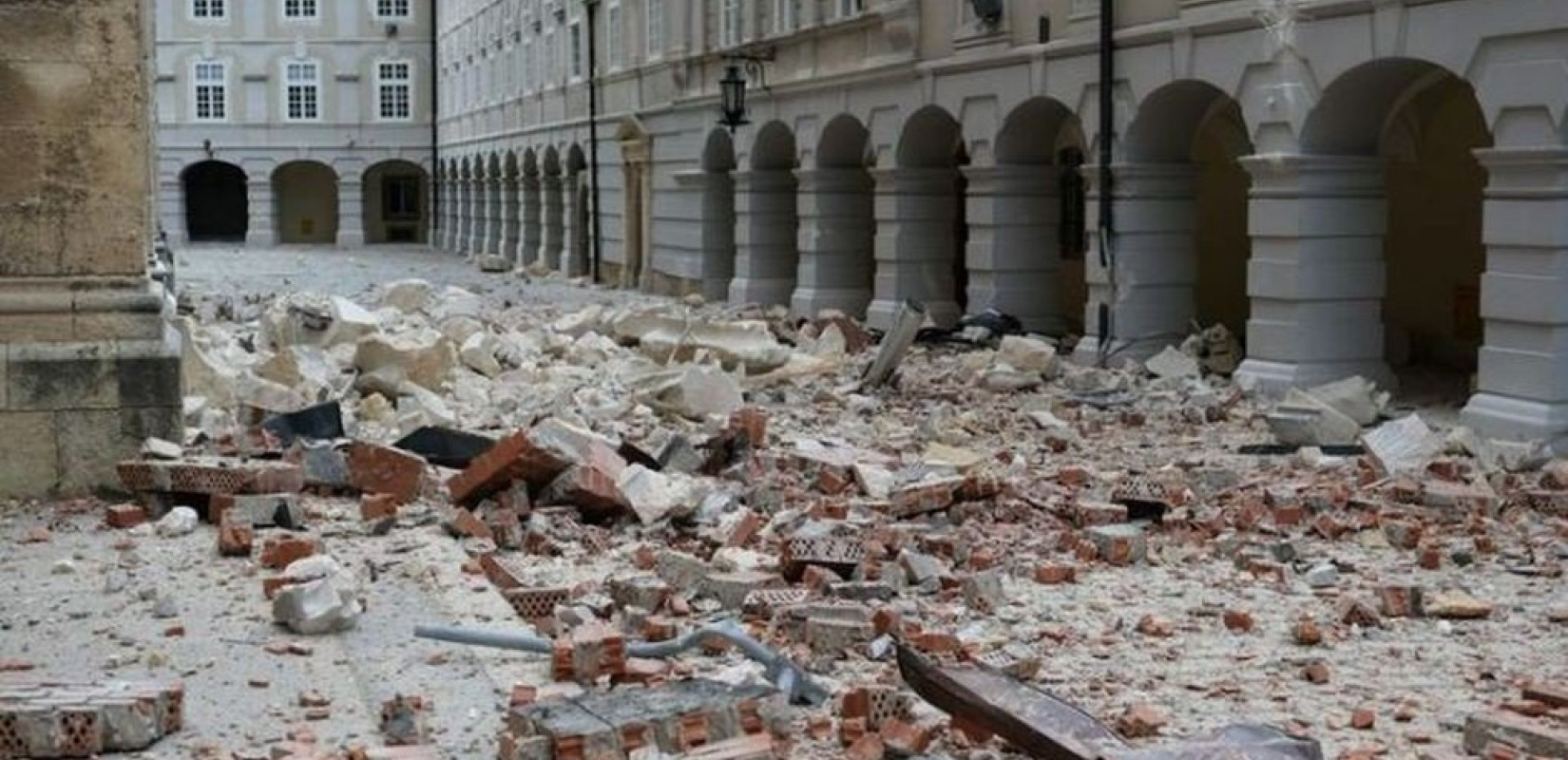 Κτήρια «τρέμουν» από το σεισμό των 5,3 R στην Κροατία (βίντεο)