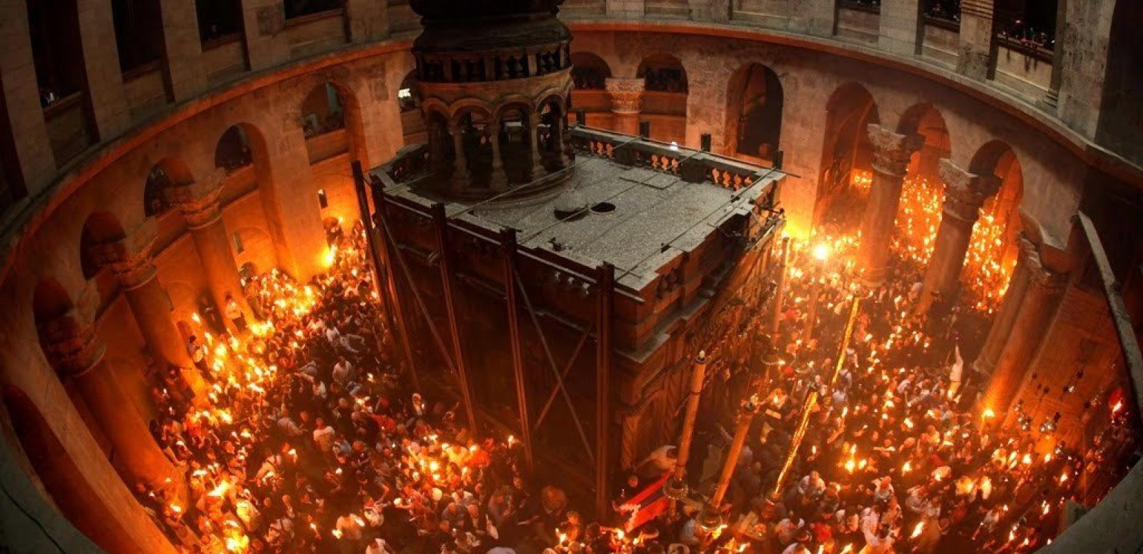 Μεγάλο Σάββατο: Τί ώρα θα φτάσει το Άγιο Φως στη Θεσσαλονίκη