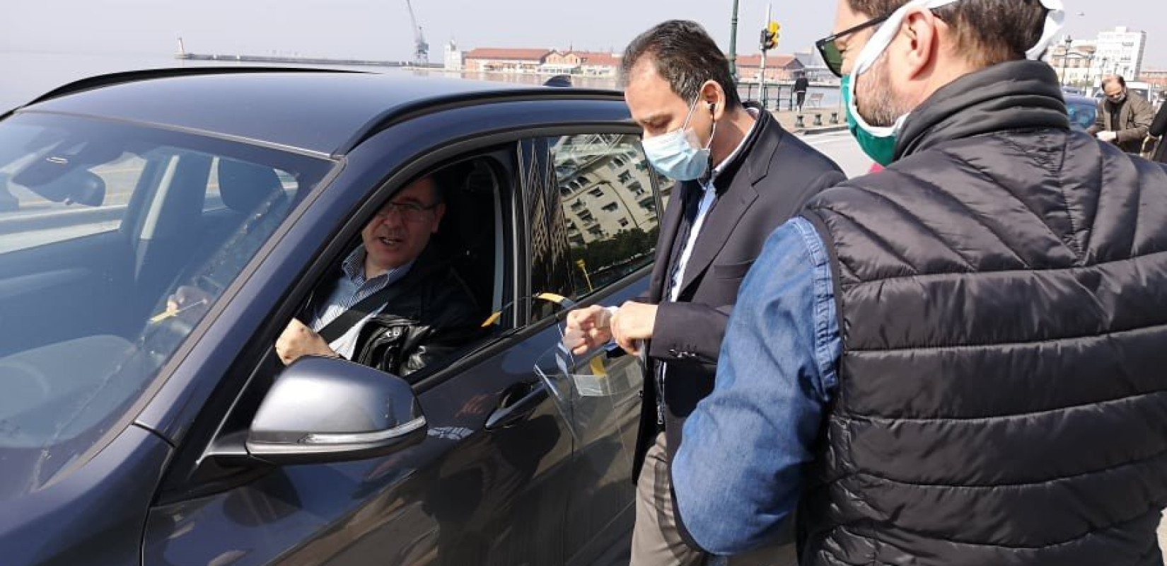 Χιλιάδες μάσκες και ασπίδες προστασίας μοιράζει ο Ιατρικός Σύλλογος Θεσσαλονίκης (Φωτ.)