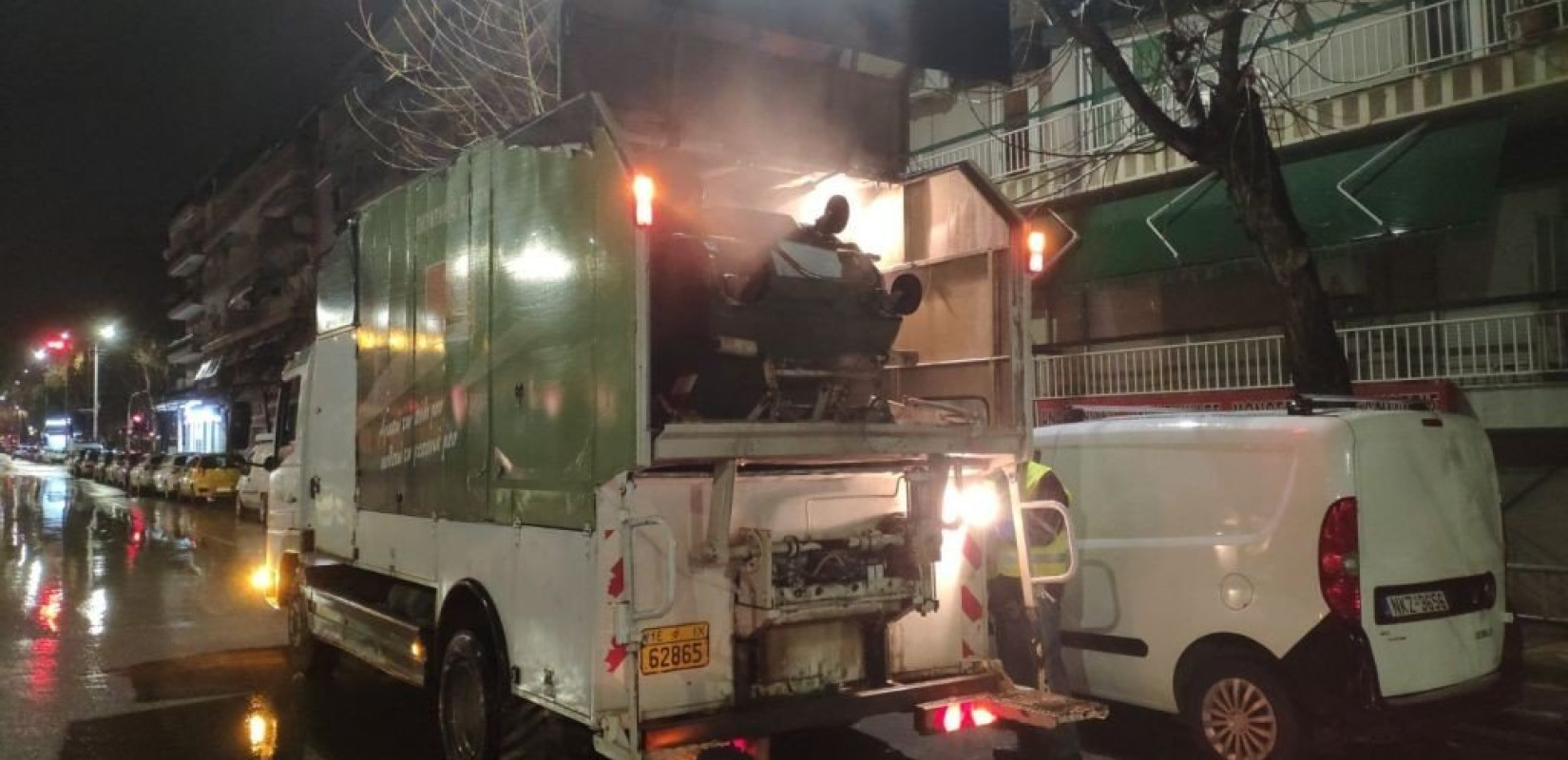 Δήμος Θεσσαλονίκης: Έκτακτη χρηματοδότηση για να μαζεύονται τα σκουπίδια τη νύχτα λόγω Fly Over