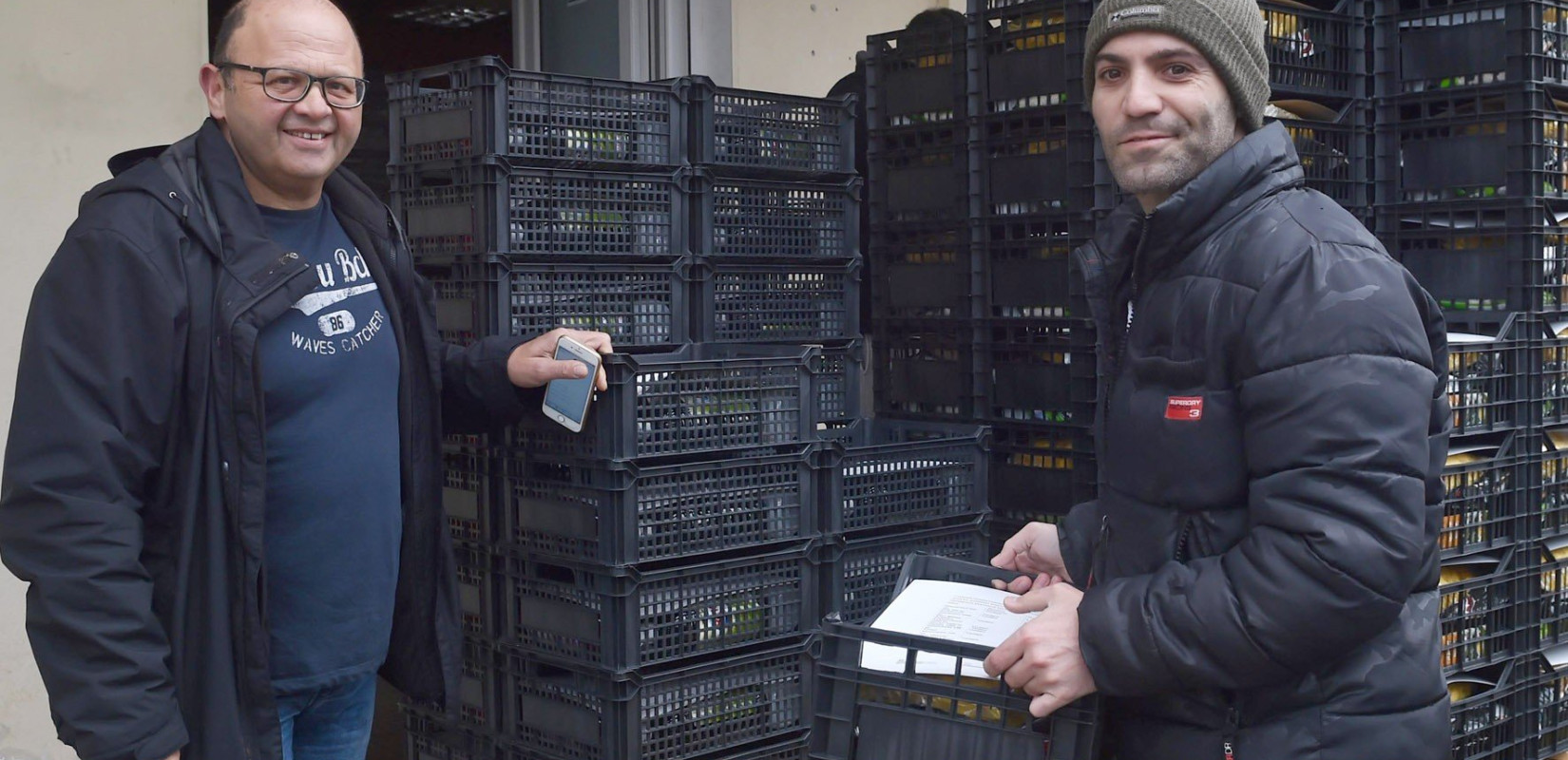 Συνεργεία-διανομείς τροφίμων «οργώνουν» το δήμο Νεάπολης-Συκεών