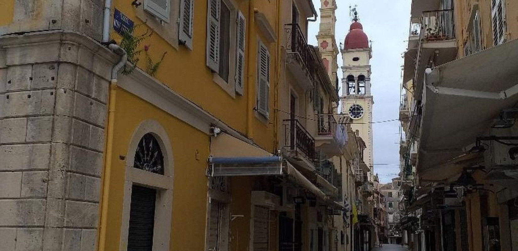 Συντριπτικό το πλήγμα στον τουρισμό της Κέρκυρας από τον κορονοϊό