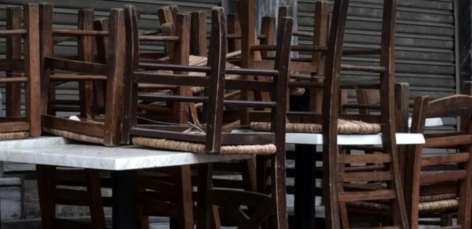 "Κλειστές πόρτες" σε καφετέριες, εστιατόρια και μπαρ στη Θεσσαλονίκη- Τι εξαιρείται