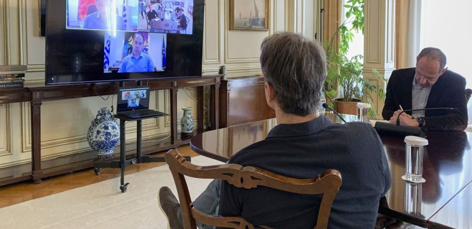 Υγεία και ασφάλεια στην εργασία στο επίκεντρο τηλεδιάσκεψης Μητσοτάκη -ΓΣΕΕ