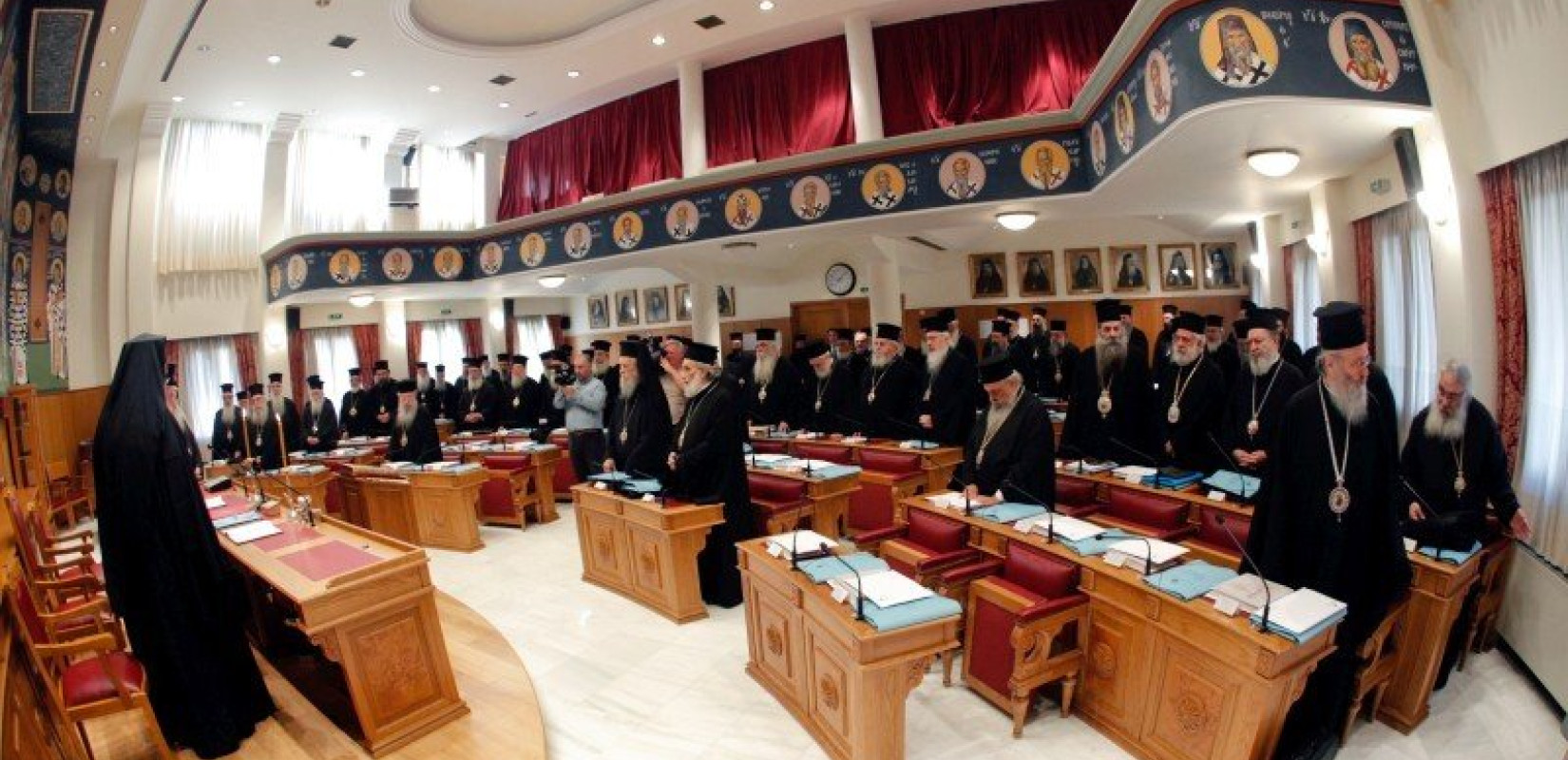Διαρκής Ιερά Σύνοδος: Αδιαπραγμάτευτη η Θεία Ευχαριστία