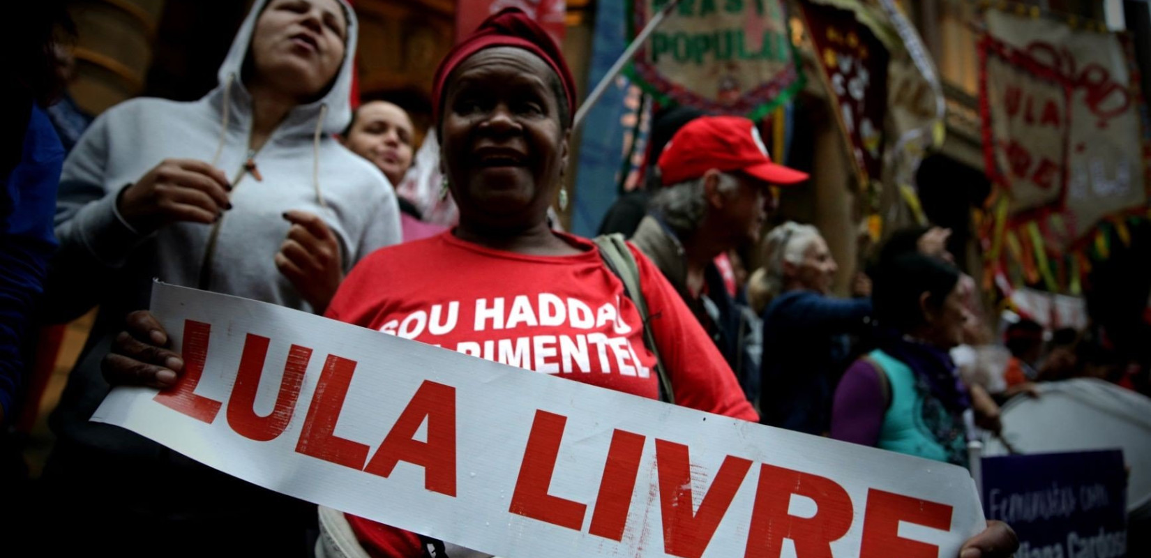 Βραζιλία: Μέσα σε «λαοθάλασσα» αποφυλακίστηκε ο Λούλα (βίντεο)