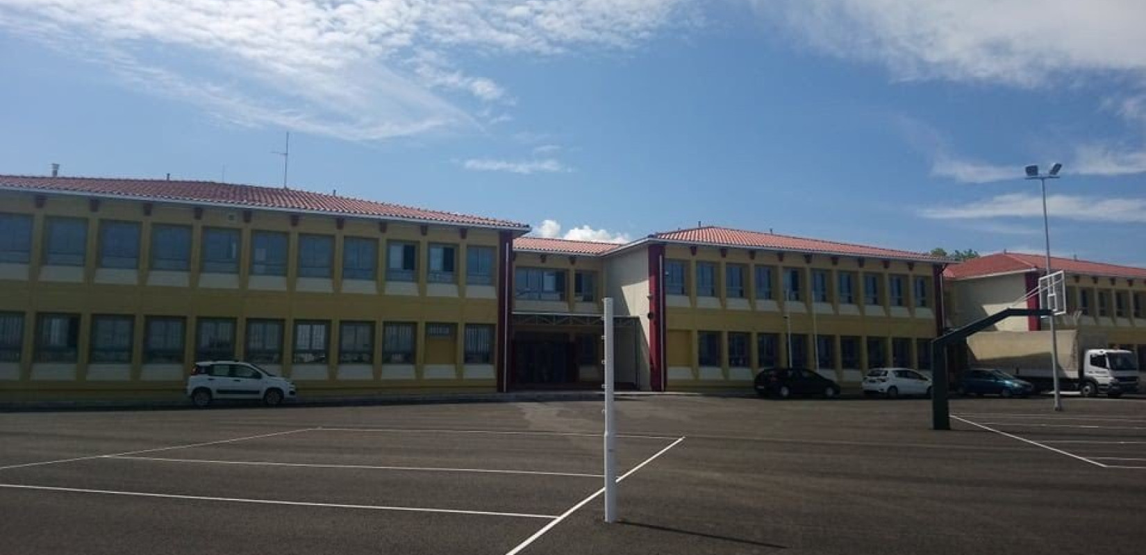 Έτοιμο να υποδεχθεί τους μαθητές το 2ο 12θέσιο Γυμνάσιο Θέρμης