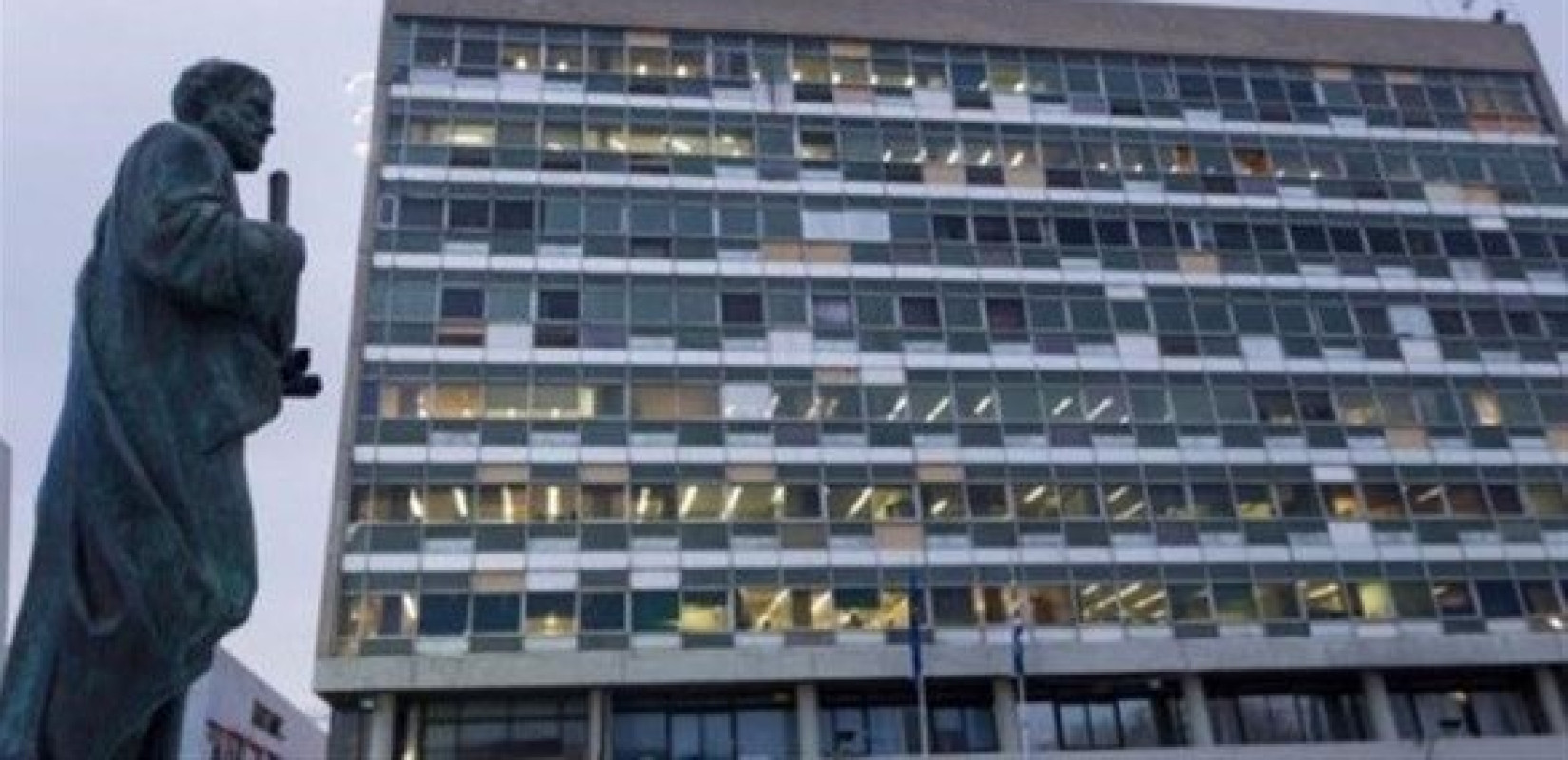 Επεισόδιο μεταξύ μελών της ΔΑΠ και της ΠΚΣ έξω από τη βιβλιοθήκη του ΑΠΘ