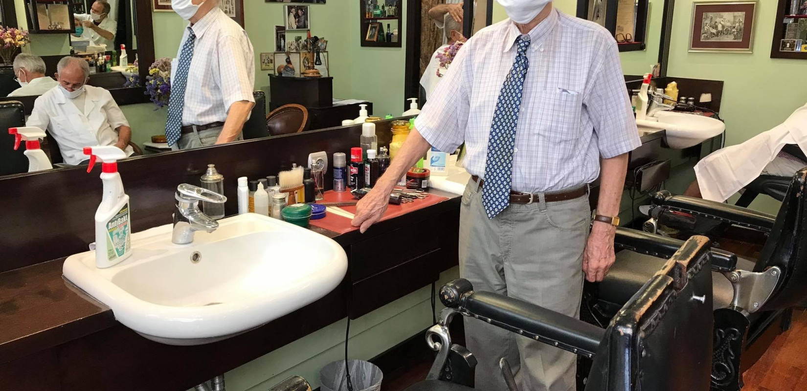 Ο Θεσσαλονικιός κουρέας που έχει κουρέψει πρωθυπουργούς, βουλευτές, δημάρχους και ηθοποιούς 