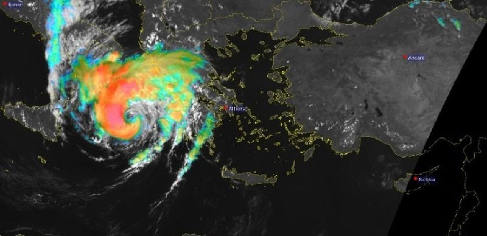O ισχυρότερος κυκλώνας από τα μέσα του 20ού αιώνα στη Μεσόγειο o «Ιανός»