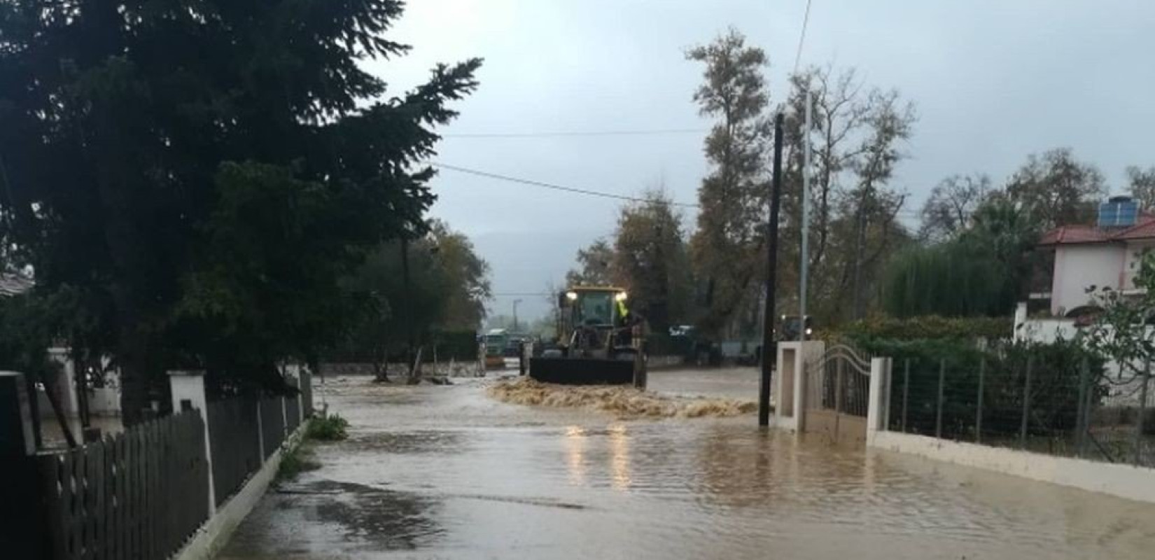 Πλημμύρες στη Φθιώτιδα -Μάχη για απεγκλωβισμό ανθρώπων