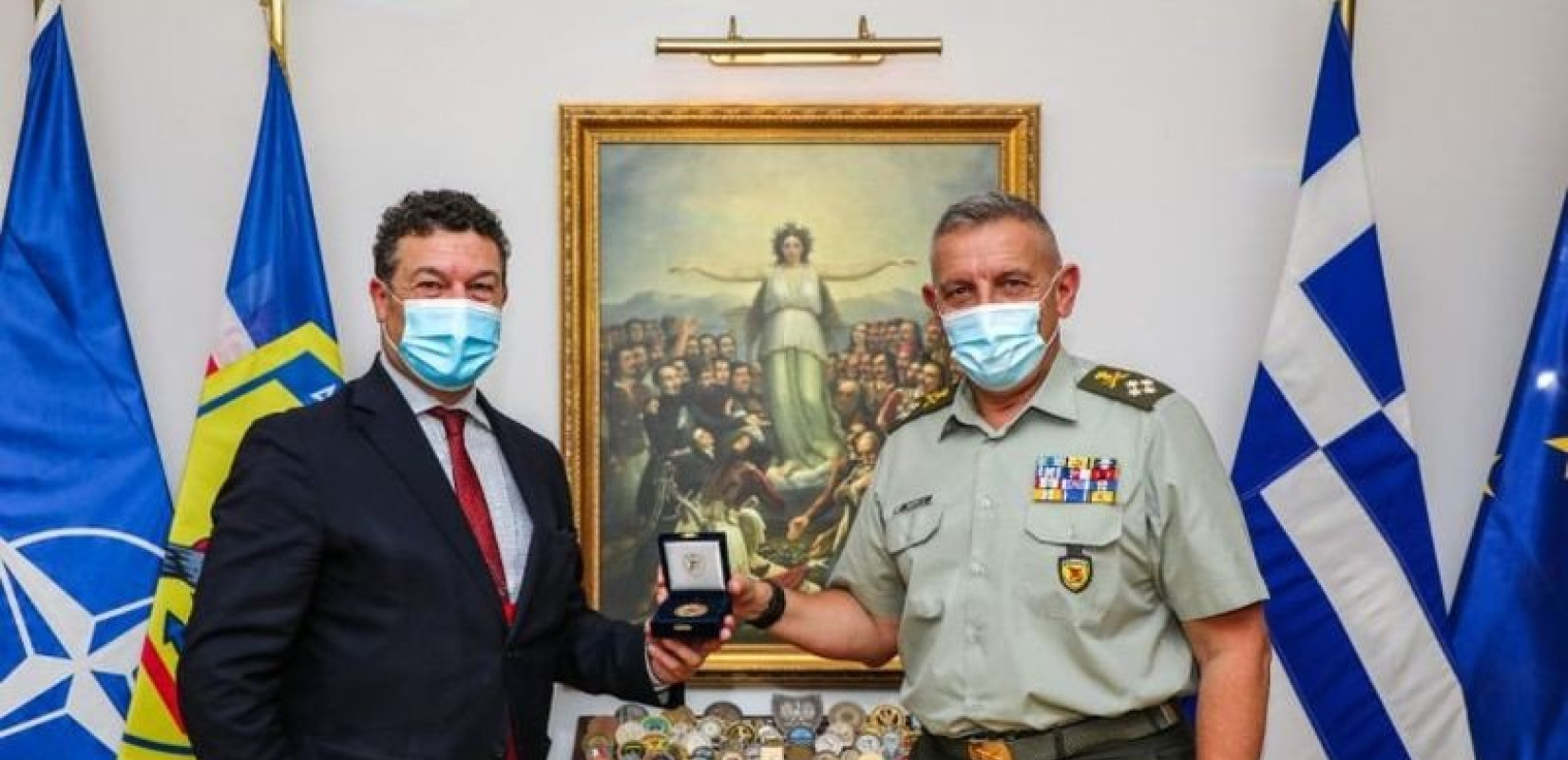 Συνάντηση αρχηγού ΓΕΕΘΑ με τον αντιπρόσωπο του ΟΗΕ για τους πρόσφυγες στην Ελλάδα	