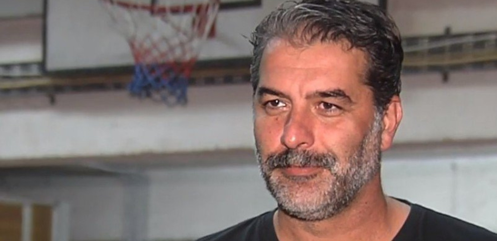 Παρουσιάστηκε στην Τροχαία ο Βασίλης Μπισμπίκης - Τον αναζητούσαν γιατί χτύπησε 10 αυτοκίνητα και έφυγε