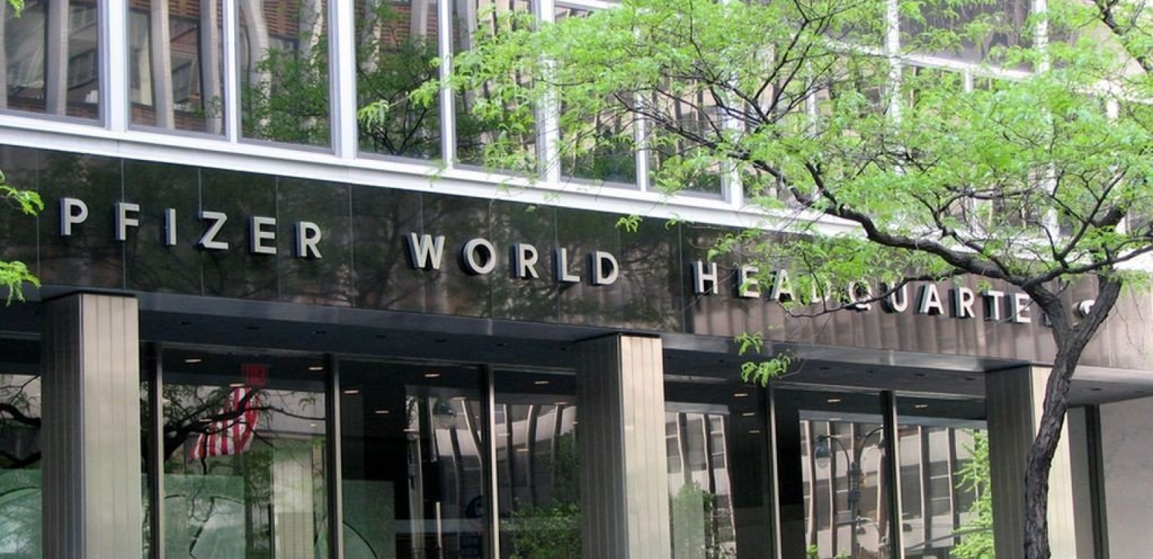 Εμβόλιο Pfizer -Biontech: Η ΕΕ υπογράφει συμβόλαιο για έως 300 εκατ. δόσεις Εμβόλιο Pfizer -Biontech: Η ΕΕ υπογράφει συμβόλαιο για έως 300 εκατ. δόσεις