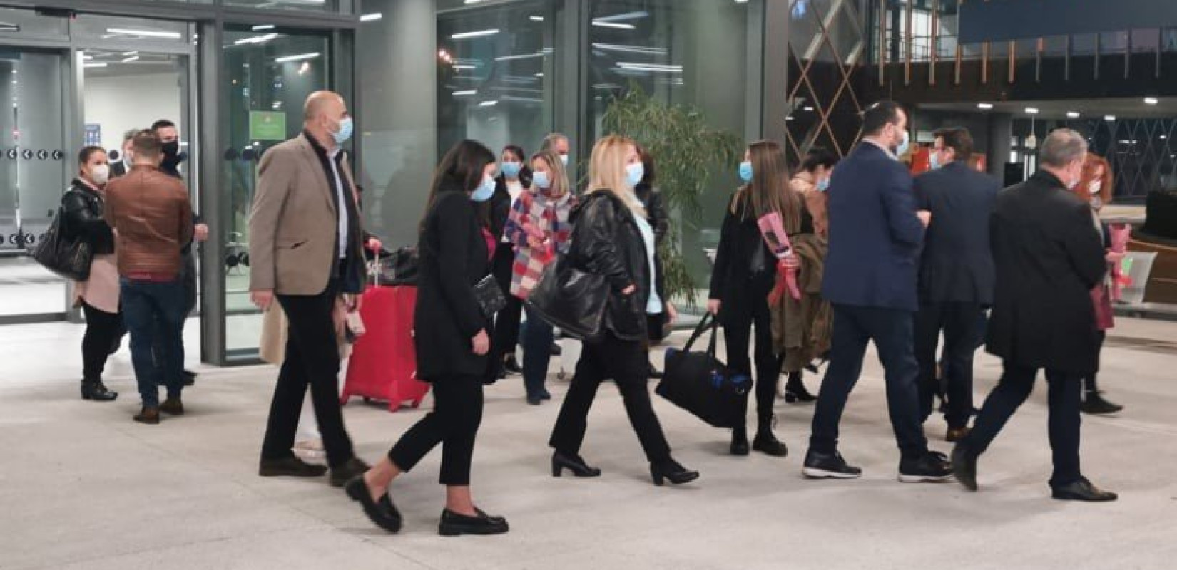 Ήρθαν για να μείνουν όσο... χρειαστεί οι δέκα εθελόντριες νοσηλεύτριες από την Κρήτη 