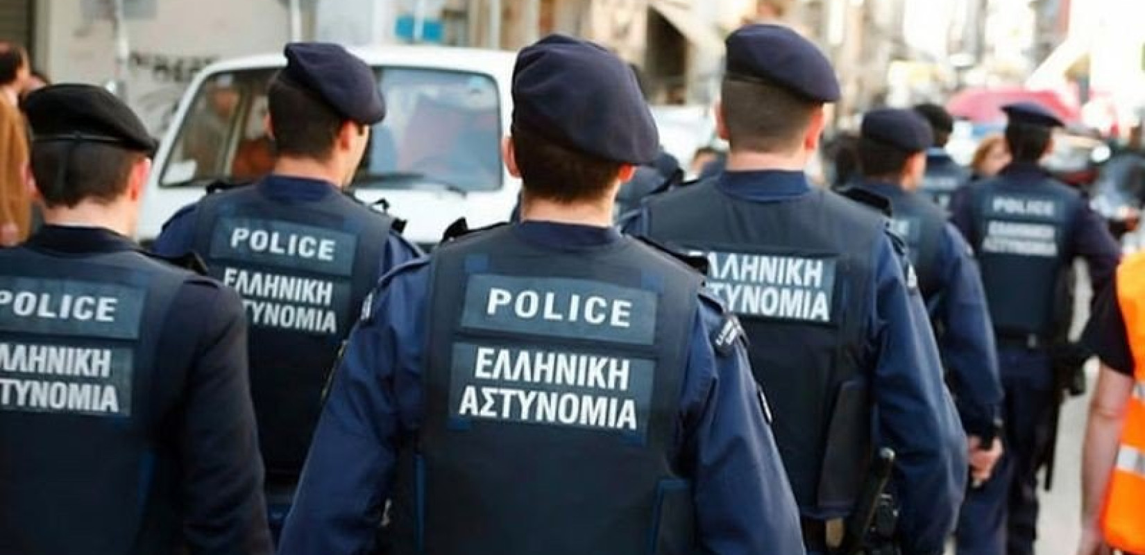 Σε διαθεσιμότητα οι 9 αστυνομικοί που εμπλέκονται στο κύκλωμα διακίνησης μεταναστών