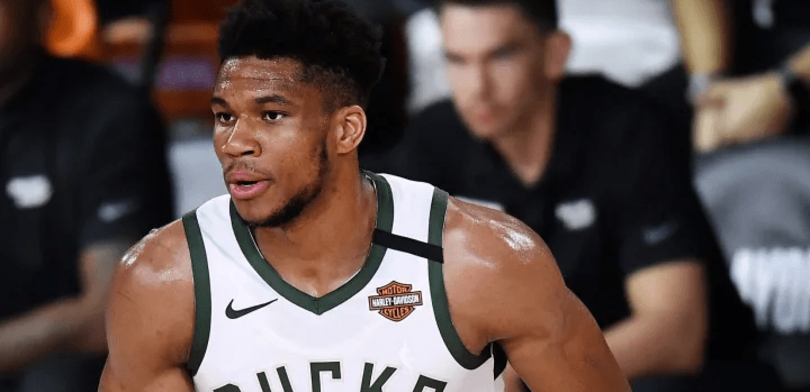 ΝΒΑ: «Ζωντανοί» στη μάχη για τη δεύτερη θέση οι Μπακς (βίντεο)