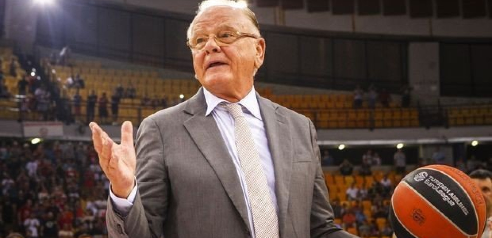 EOK: "Έφυγε μία μεγάλη προσωπικότητα του μπάσκετ"