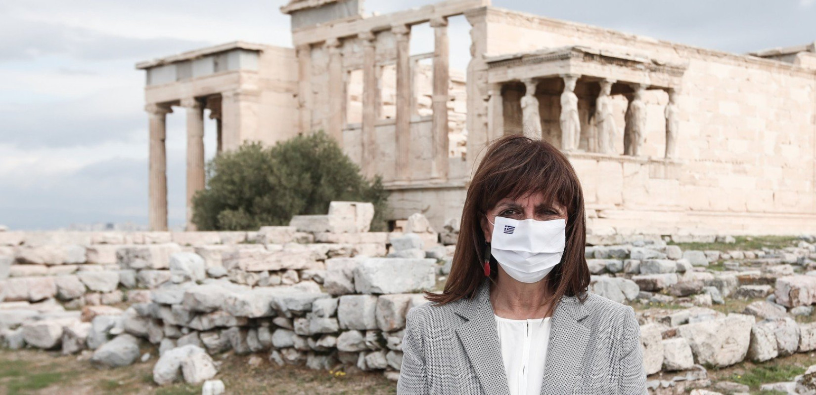 Σακελλαροπούλου: Κάλαντα από τη Θεσσαλονίκη και ευχές μέχρι την... Νέα Ζηλανδία 