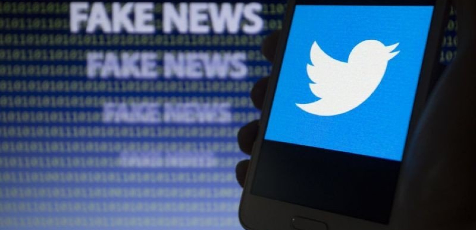 «Φιλική» προειδοποίηση EE: Το Twitter υπό τον Ίλον Μασκ θα πρέπει να ακολουθεί τους κανόνες 