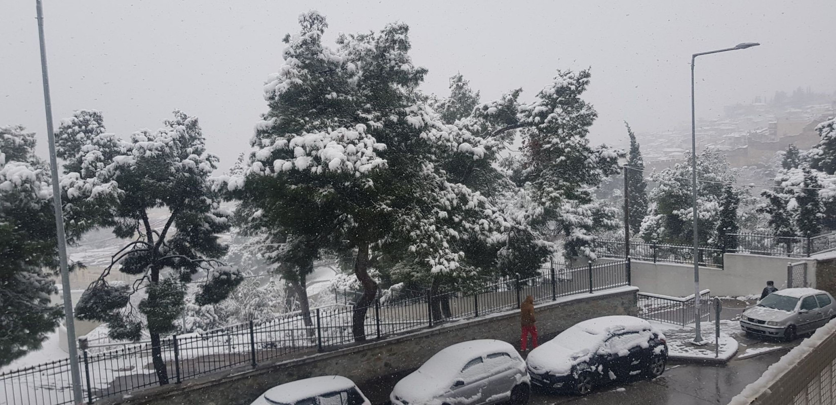 Περιήγηση στη χιονισμένη Θεσσαλονίκη με το φακό του makthes.gr  (φωτ.)