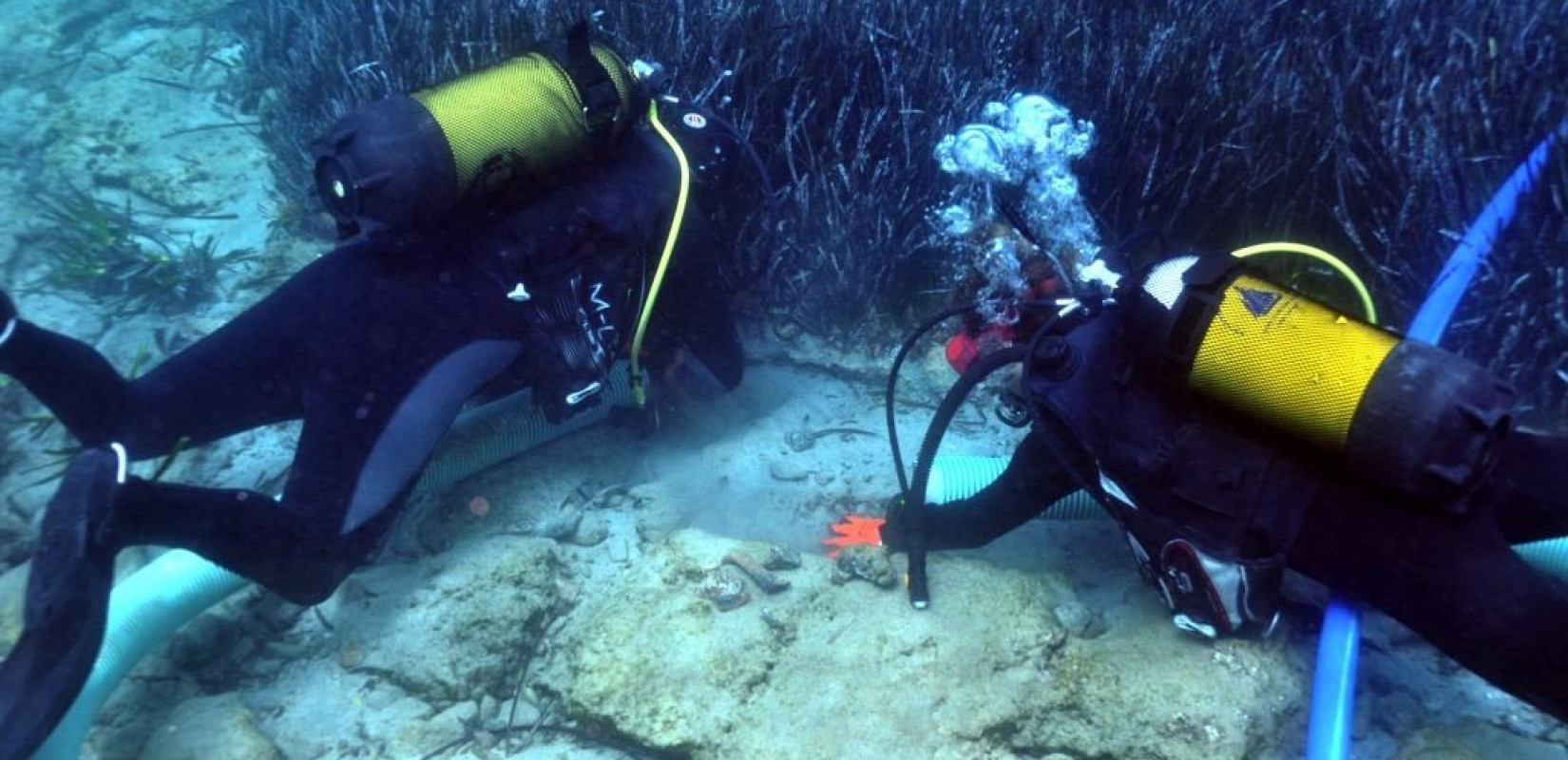 Εντυπωσιακές εικόνες από τη βυθισμένη πόλη του αρχαίου Ολούντος στην Κρήτη (φωτ.)