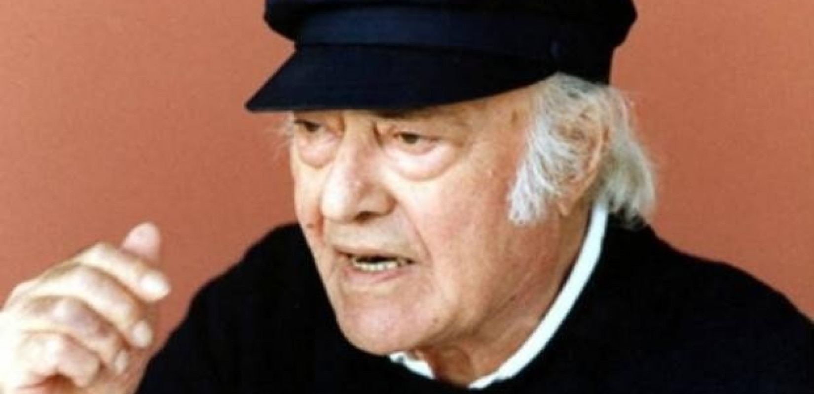  Οδυσσέας Ελύτης: Η σύντροφός του Ιουλίτα Ηλιοπούλου διαβάζει ένα απόσπασμα από έργο του (Bίντεο)