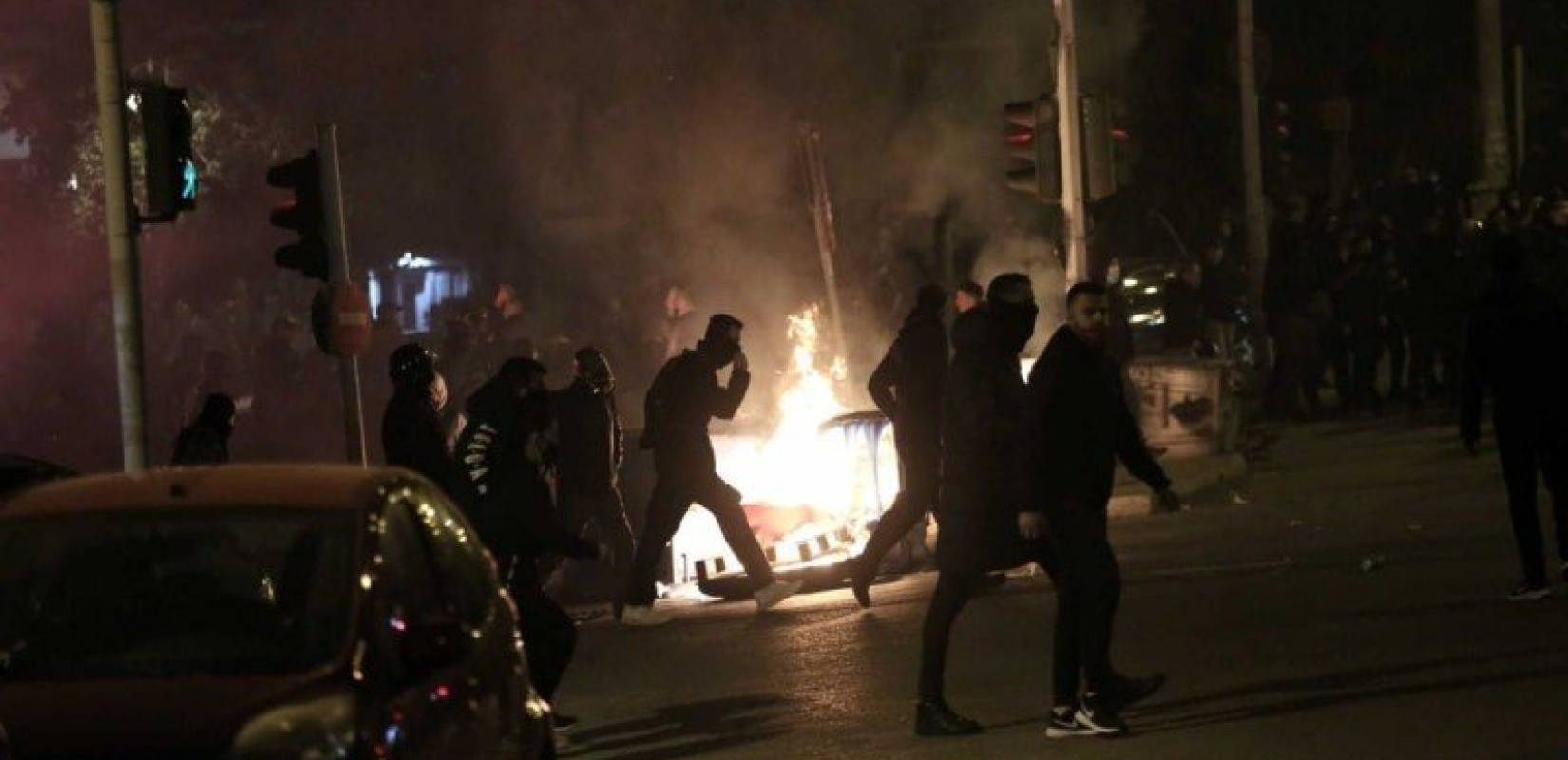 Ο κοριός της Αντιτρομοκρατικής «συνέλαβε» τον υποκινητή των επεισοδίων στη Ν. Σμύρνη (βίντεο)