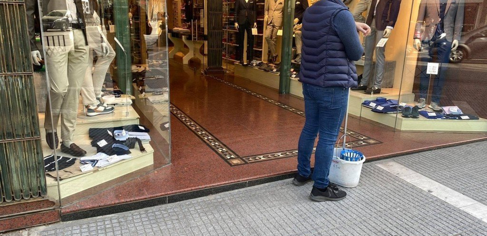 Συνεχίζει να ανοίγει η ψαλίδα των μεγάλων με τις μικρομεσαίες επιχειρήσεις