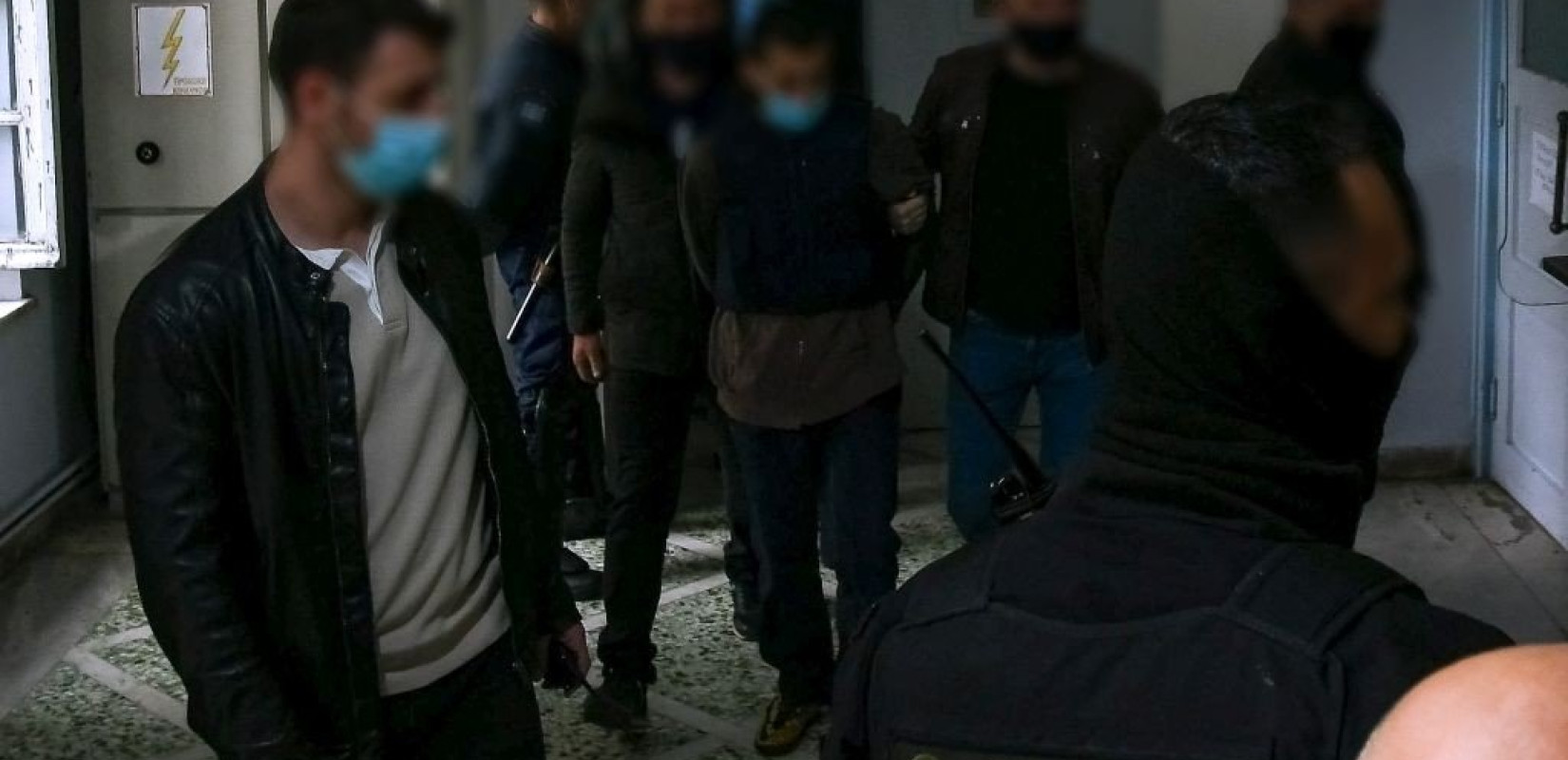 Δις ισόβια στον 34χρονο που σκότωσε τη γυναίκα του και τον αδελφό της στην Μακρινίτσα