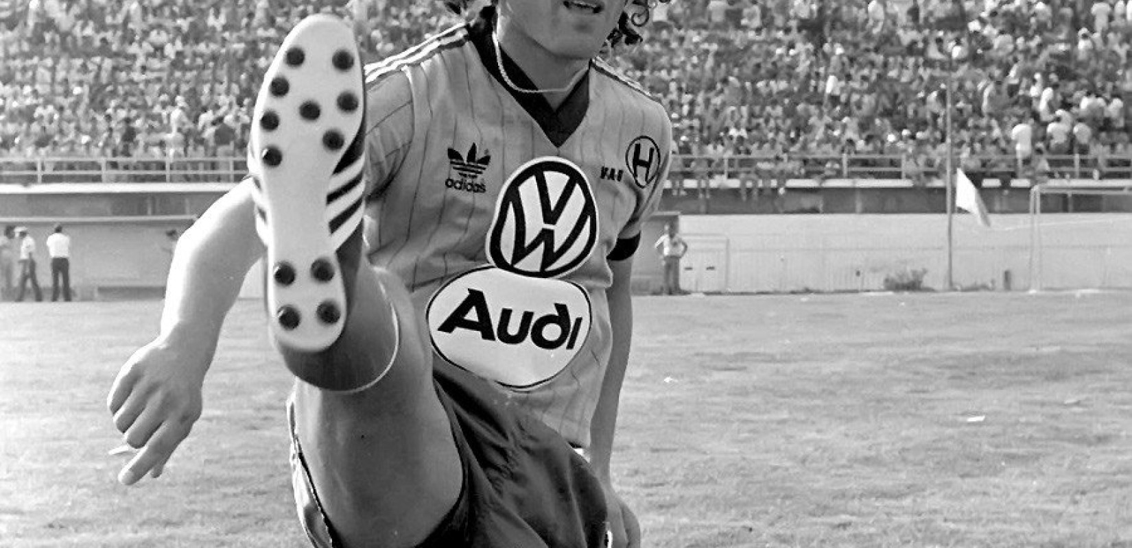 Η μέρα που το ποδόσφαιρο έχασε τον Βασίλη Χατζηπαναγή (videos)