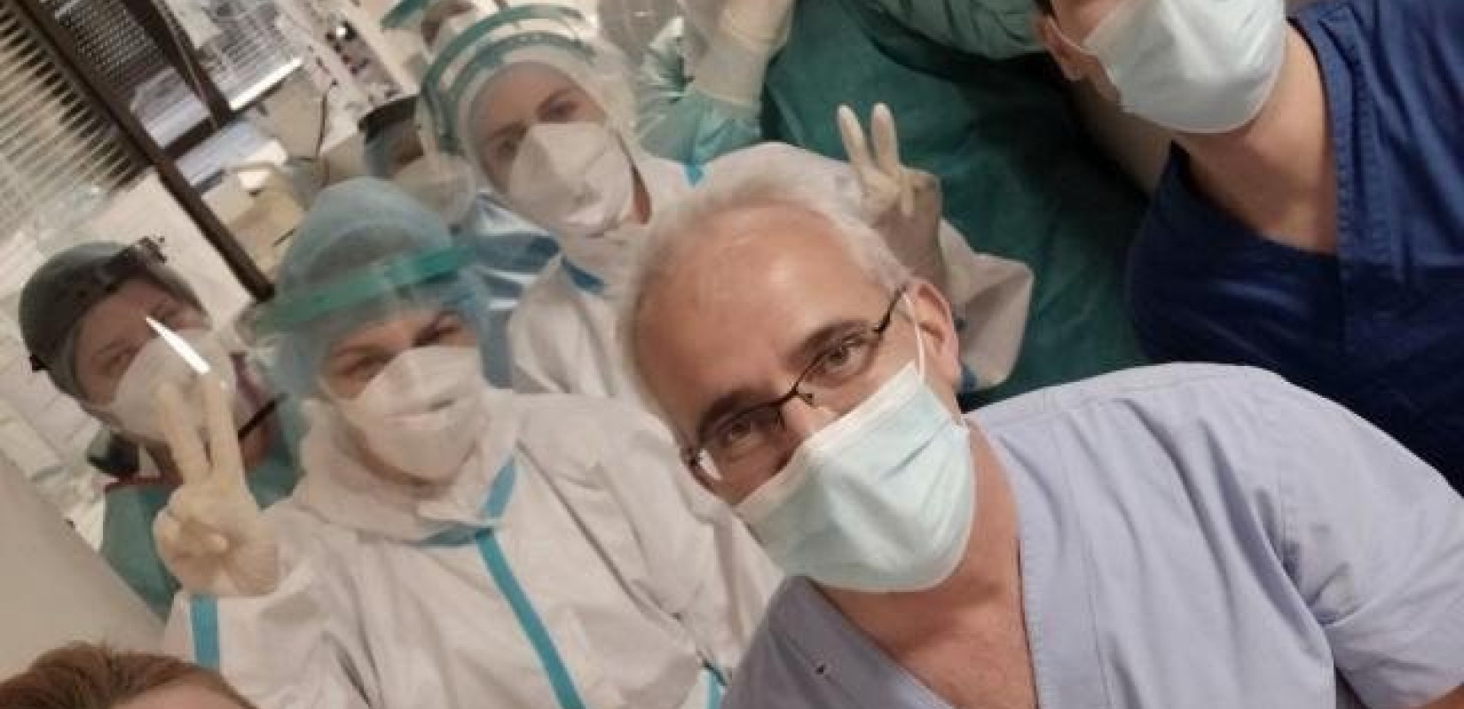 Οι συγκλονιστικές στιγμές μέσα στις ΜΕΘ