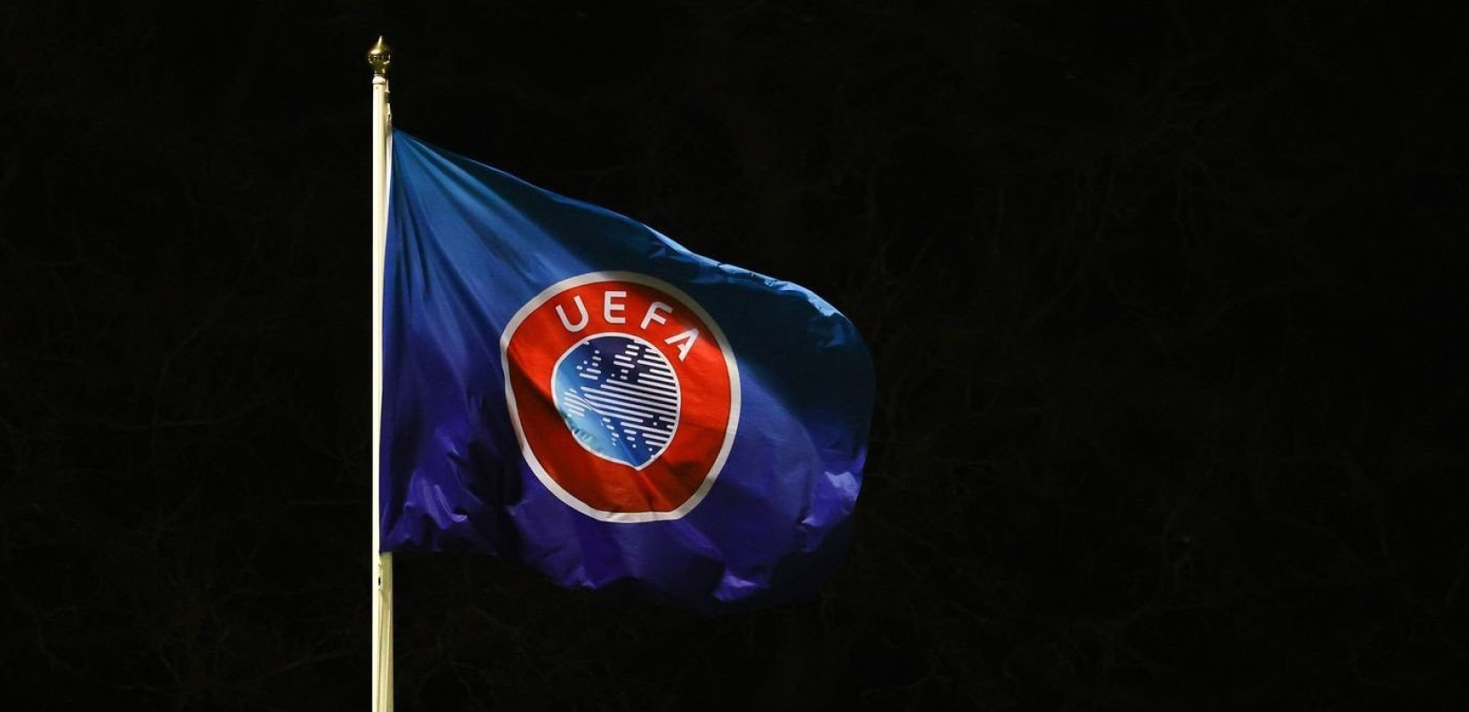 Το «ναι μεν αλλά» της UEFA στο αίτημα Μητσοτάκη για elite διαιτητές στα πλέι οφ της Super League 