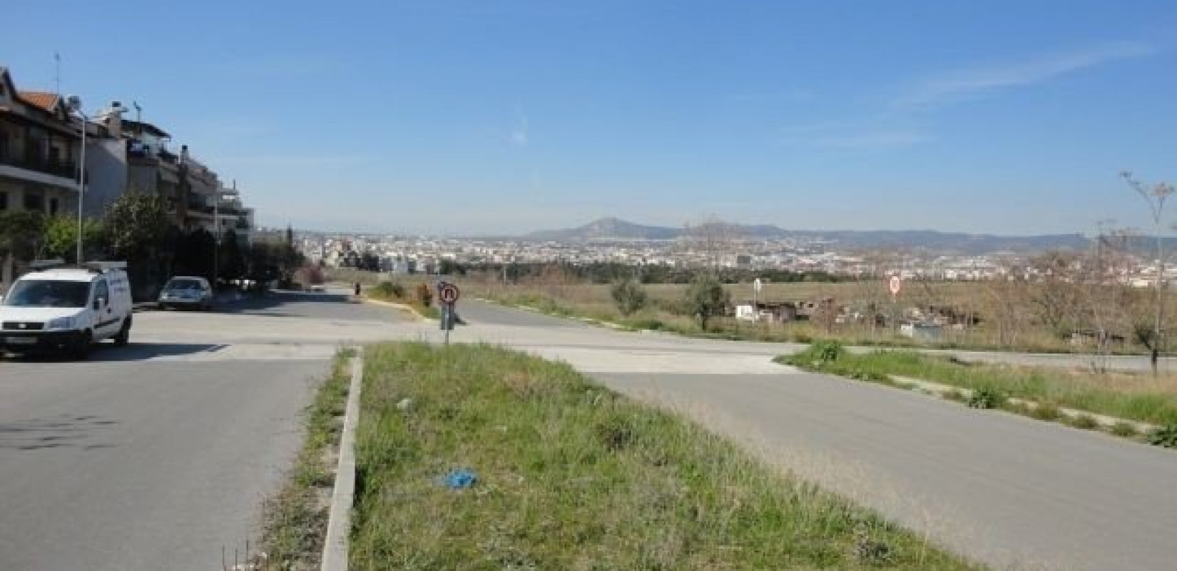 Σε πράσινο άξονα περιπάτου μετατρέπεται η οδός Τραπεζούντος στην Πολίχνη