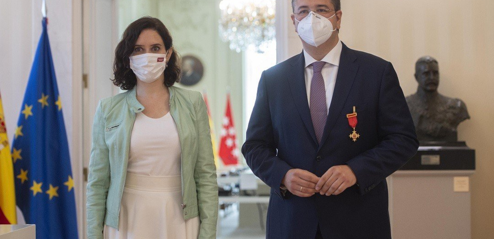 Με το Διεθνές Μετάλλιο της Μαδρίτης βραβεύτηκε ο Απόστολος Τζιτζικώστας (Φωτ.)