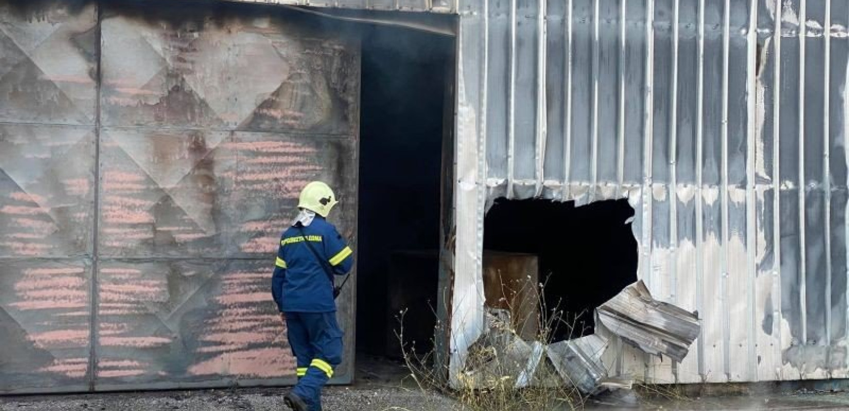 Θεσσαλονίκη: Κινητοποίηση της πυροσβεστικής για φωτιά σε εργοστάσιο επεξεργασίας φρούτων στα Κουφάλια